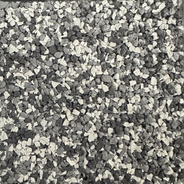 Silver Mist rubber pool deck color swatch